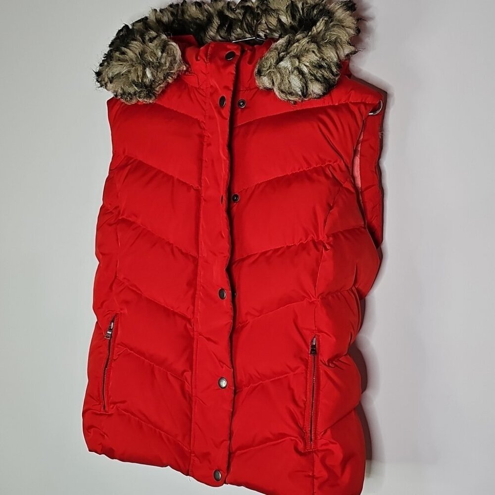 GAP medium red winter warmth down filled hooded puffer vest